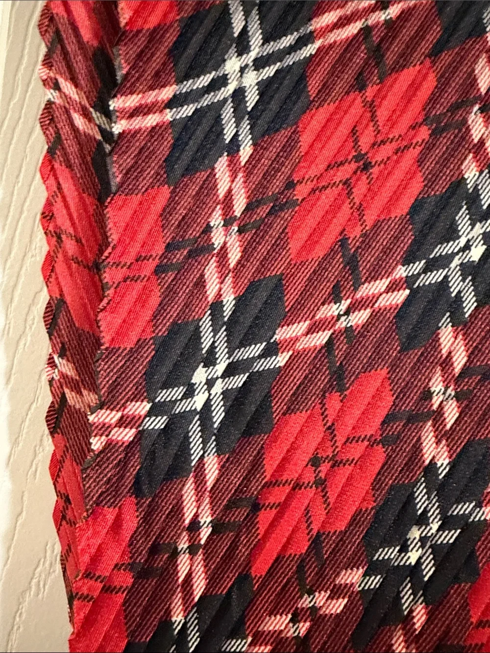 Lauren Ralph Lauren Red Black Plaid Pleated  Scarf